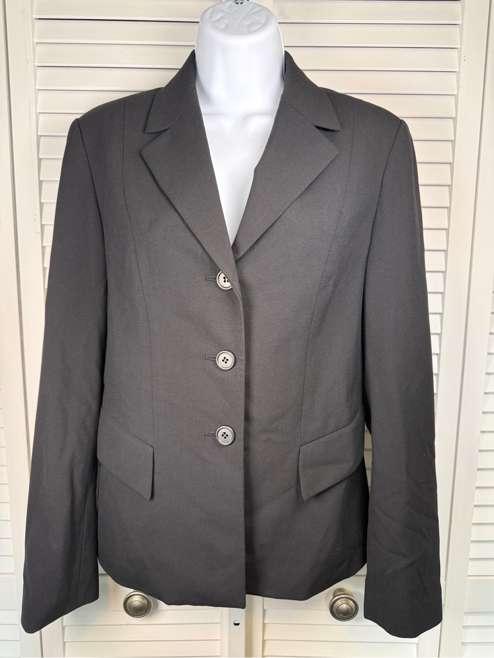 Classic Women's Black Tailored Blazer